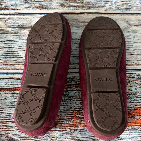 Vionic Flats - Picture 3 of 3